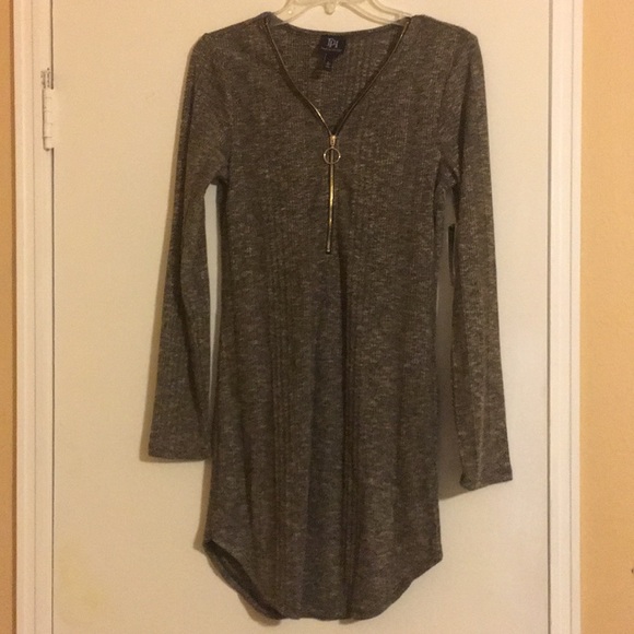 Gray long sleeve dress - Picture 1 of 5